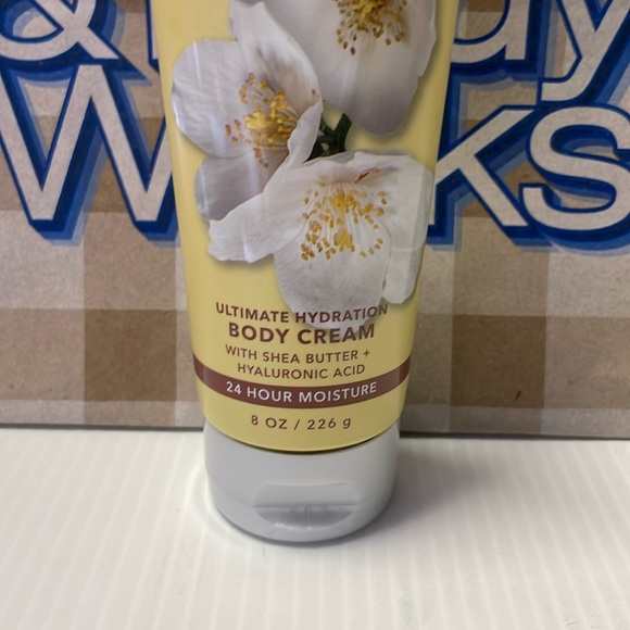 Bath & Body Works White Tea & Ginger Body Cream- 8 oz Bottle - Picture 3 of 11